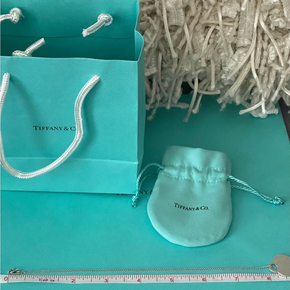 TIFFANY & CO. NOTES 727 FIFTH AVE HEART NECKLACE W/BOX & POUCH⭐️ 925 SS⭐️16” - Picture 11 of 15